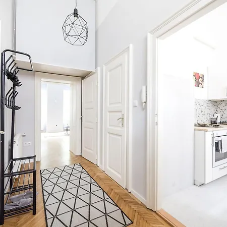Apartament Serene And Spacious In The Centre