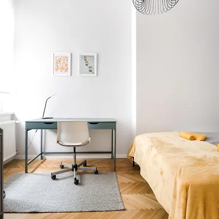 Serene And Spacious In The Centre Apartament *